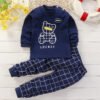 Kinderpyjama, vierkant beer met "LUCKLY" op marineblauw