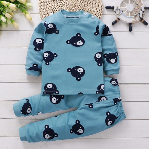 Kinderpyjama, kleine beren op blauwe achtergrond