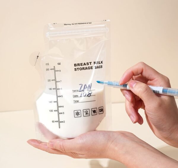 Moedermelk-Koeltas-2 100% BPA-vrije moedermelk bewaarzak van PET en PES met ritssluiting.